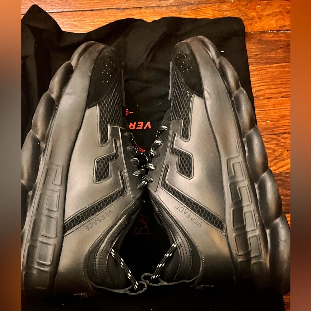Versace Chain Reactions